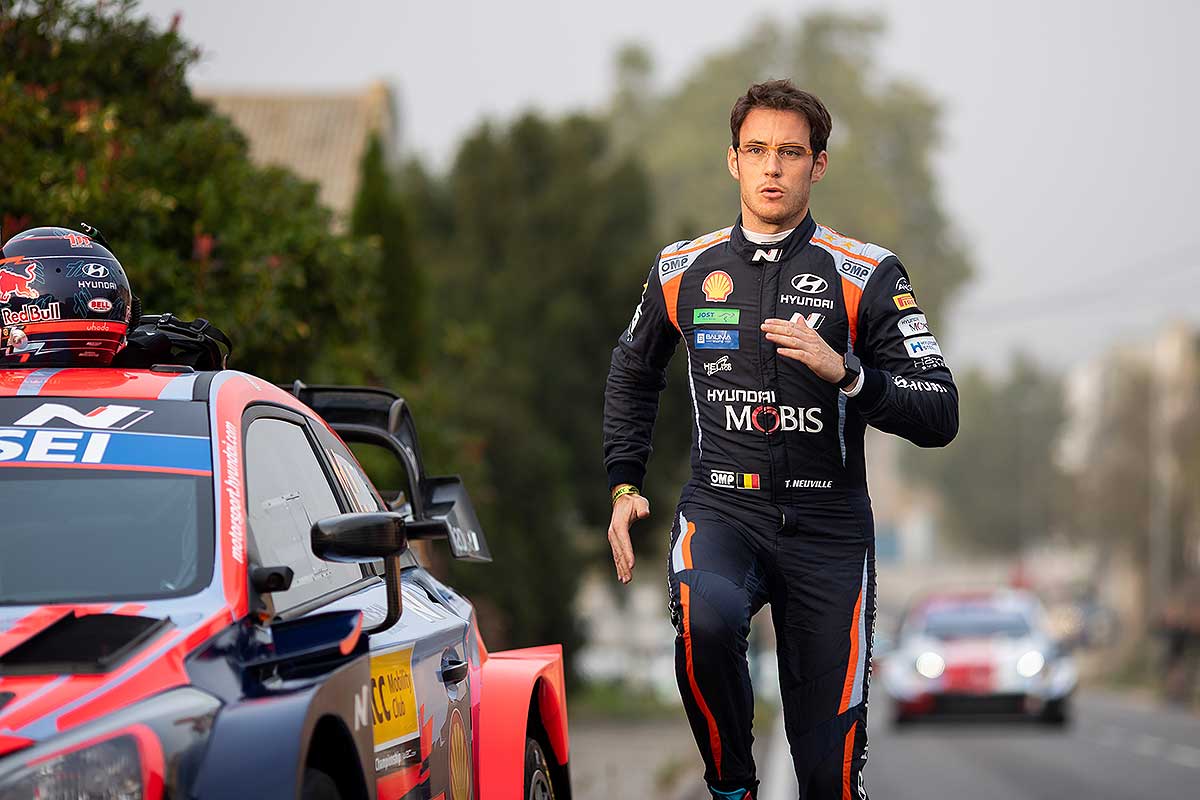 Neuville enteilt der Konkurrenz