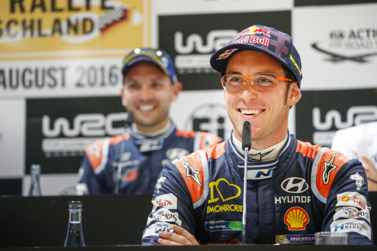 Thierry Neuville bleibt 2017 und 2018 bei Hyundai