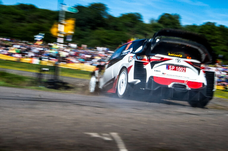 Startet Toyota zum Teil mit fünf Autos?