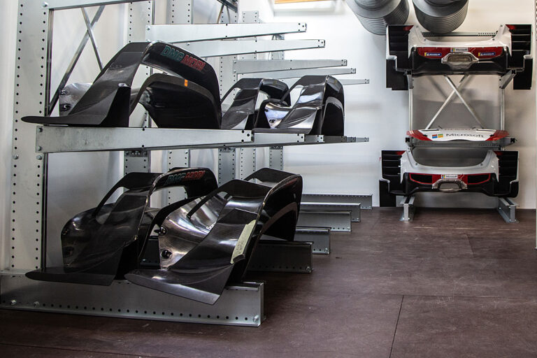 Ein Heckflügel sorgt für Klärungsbedarf