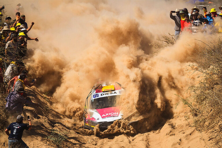 Autobahn-Rallye in Paraguay