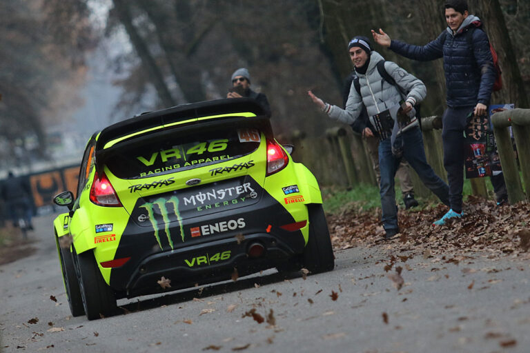 Valentino Rossi gewinnt vor Dani Sordo