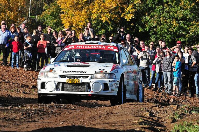 Van Hoof gewinnt Vechtdalrally