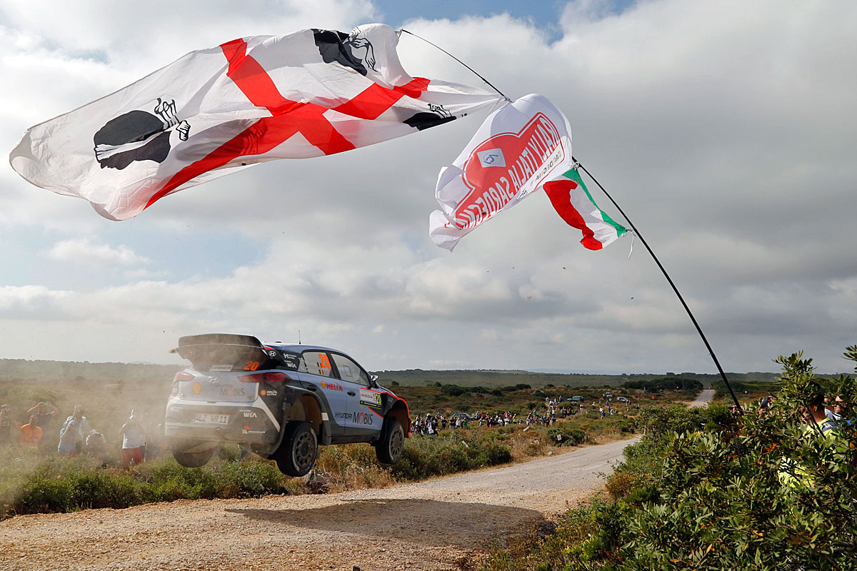 Thierry Neuville gewinnt Rallye Sardinien
