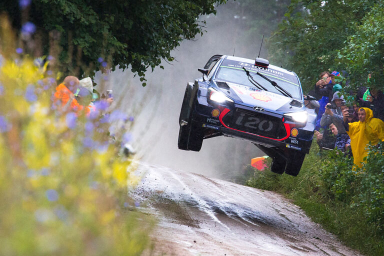 Rallye Polen nach WP9: Neuville surft am besten