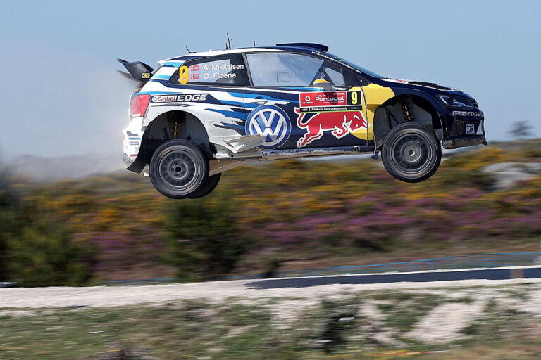 Ouninpohja: Flugshow am Begrenzer