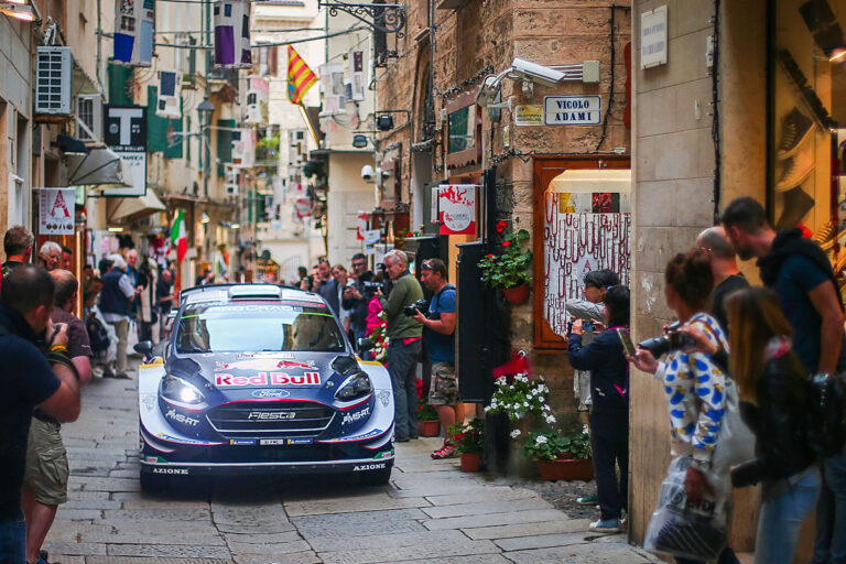 Rekord R5-Feld auf Sardinien