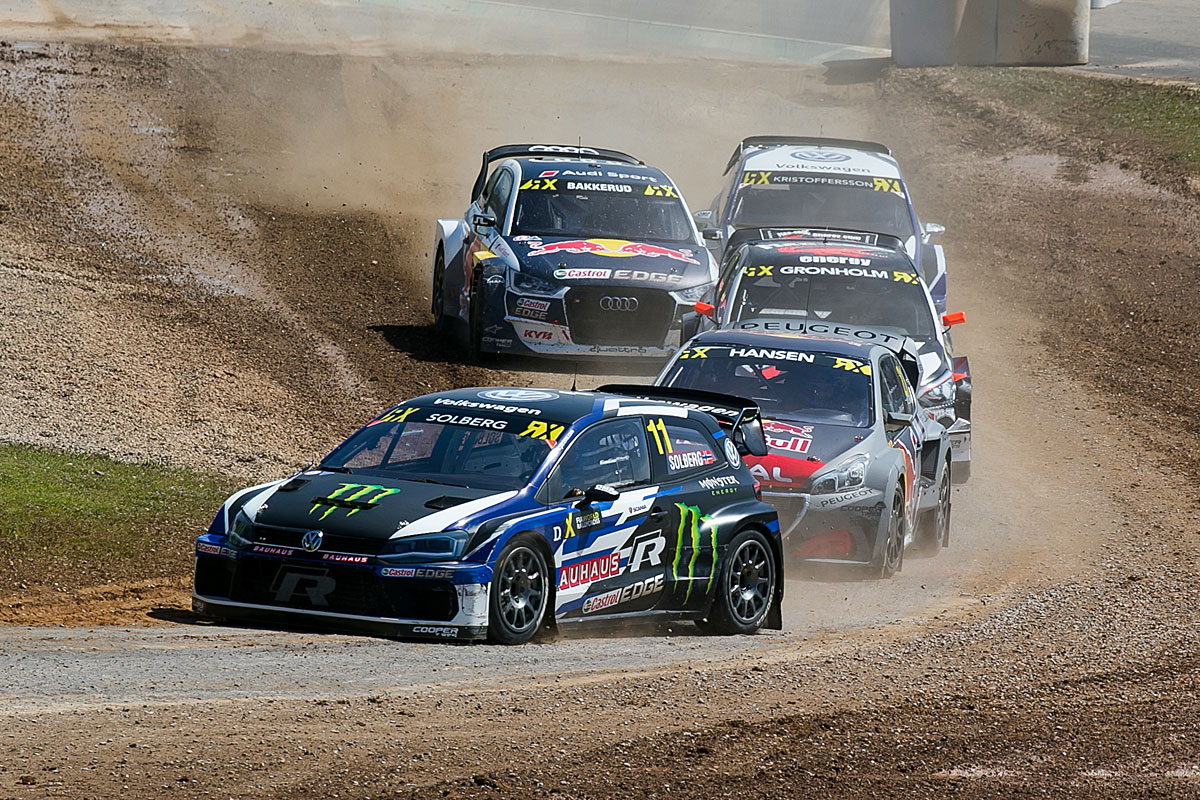 Volle Hütte und schnelle Gäste in Silverstone