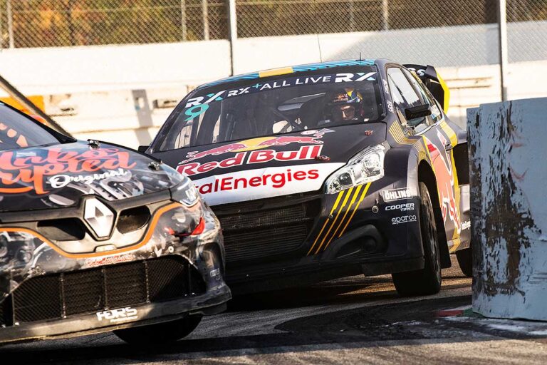 Kleiner Bruder schlägt großen Bruder