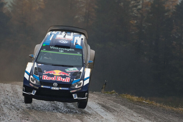 Sebastien Ogier gewinnt Wales Rally GB