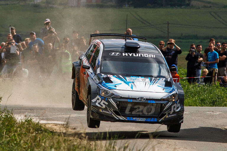 Ypern-Rallye: Neuville startet mit Hyundai R5
