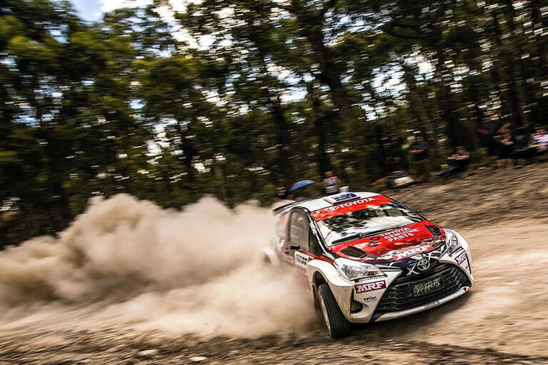 Bates mit zwei Laufsiegen zum Auftakt