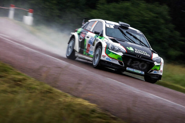 Bouffier trotz Abwesenheit weiter vorn