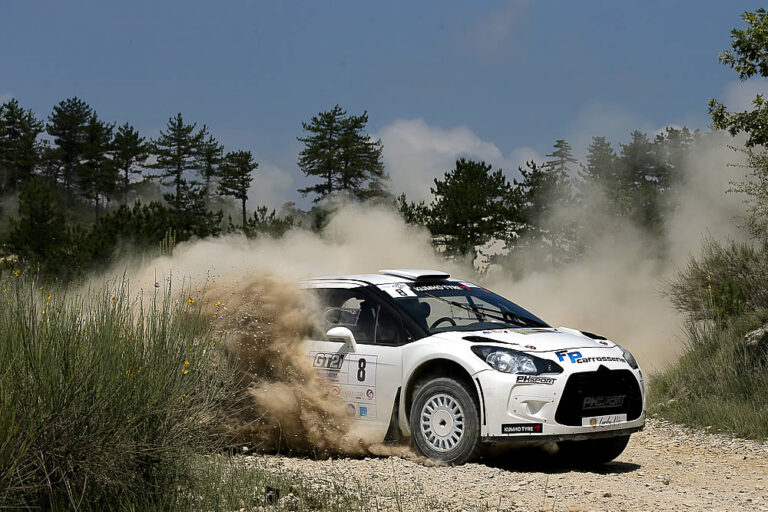 Siege für Cuoq und Tron auf Schotter