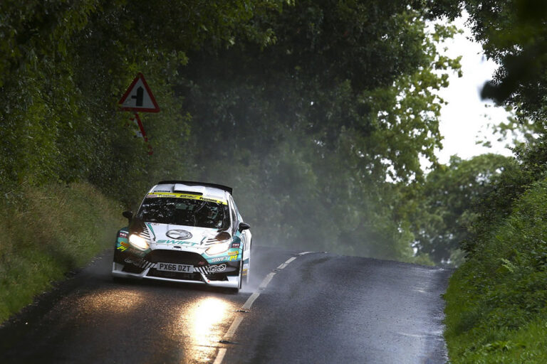 Matt Edwards gewinnt Ulster Rally