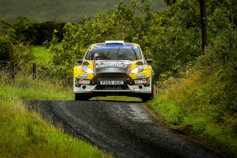 Josh Moffett holt Titel vor Bruder Sam