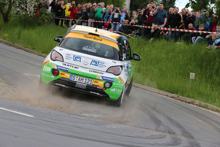 Heiße Phase im ADAC Opel Rallye Cup