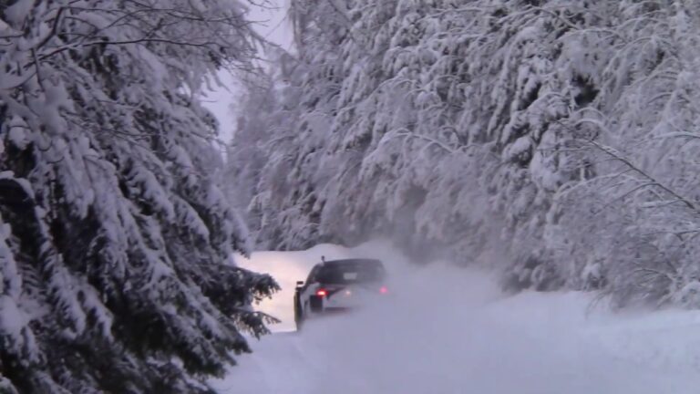VIDEO: Wintertest Sebastien Ogier (Toyota)