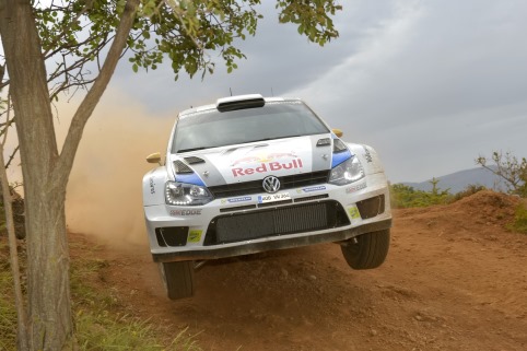 Mikkelsen klettert auf vier
