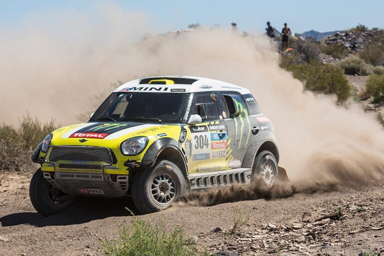 Peterhansel mit Problemen – Roma vorn