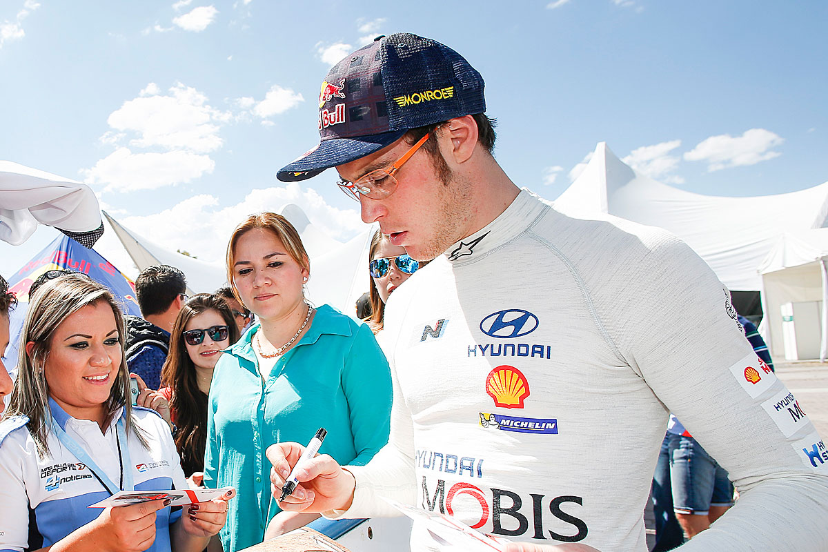 Neuville: So gelang der Aufstieg