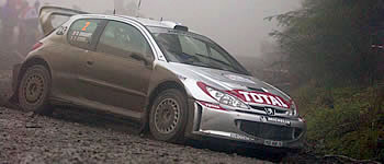 Rossi pilotiert in England Peugeot 206 WRC !