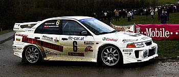 Sekundenkrimi an der Spitze bei IQ-Jänner-Rallye hält an