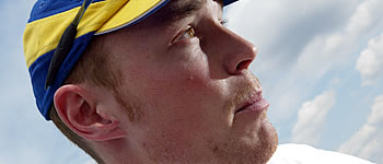 Burns gewinnt erste Etappe