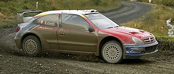 Sebastien Loeb bleibt knapp vorn