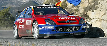 Citroen-Duo stürmt davon