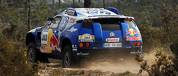 Carlos Sainz holt Tagessieg