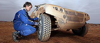 Sainz gerät in Schwierigkeiten