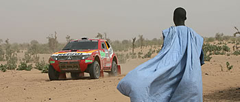 Peterhansel steht vor Dakar-Sieg