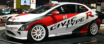 Betti und Sola im Civic R3