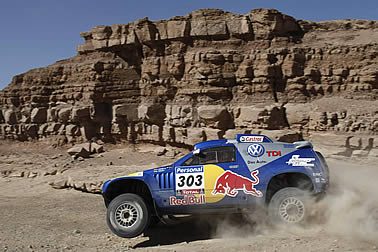Sainz gewinnt vor Al-Attiyah