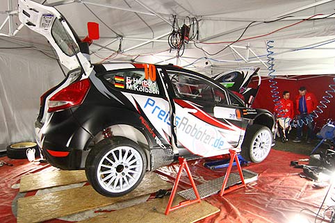 Herbold liegt knapp vorn