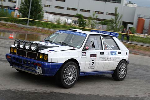Legenden: Delta schlägt Stratos