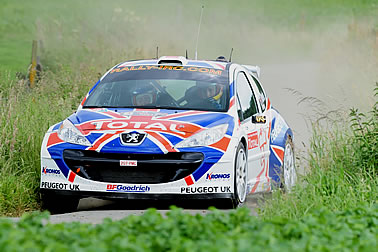 Meeke siegt erneut
