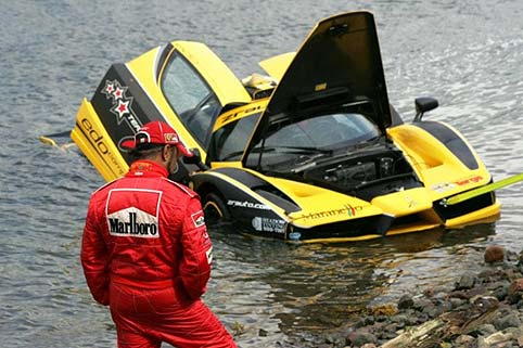 Ferrari Enzo geht baden