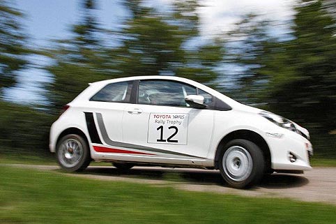 Yaris R1 dreht erste Testkilometer