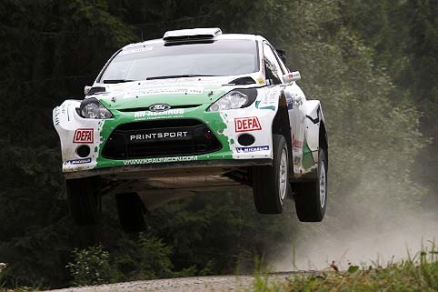 Lappi setzt sich die Krone auf