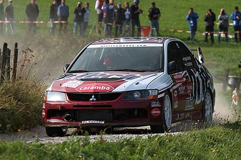 Harrach fliegt auf und davon