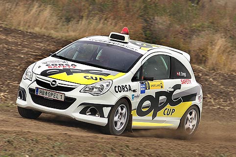 Opel Corsa OPC Rallye Cup steht