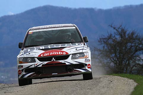 Harrach fährt davon