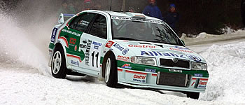 Rallye Action mit Armin Schwarz im Skoda WRC.