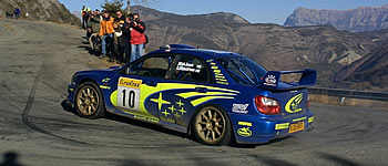 SS8: Tommi Mäkinen greift an.