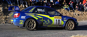 SS11: Loeb bleibt trotz Mäkinen-Attacken Spitzenreiter.