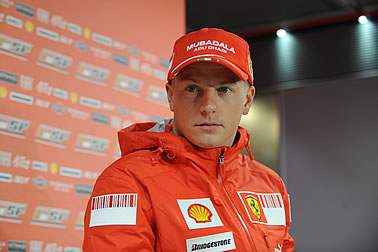 Räikkönen feiert WM-Debüt