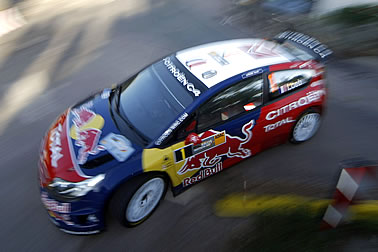Loeb setzt erstes Achtungszeichen