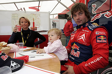 Loeb startet wieder mit Gattin